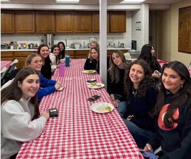 JHP Michigan students at a Tuesday night meeting and dinner at Chabad in Ann Arbor